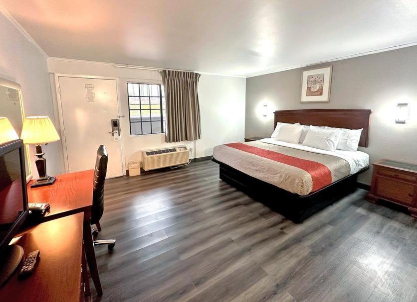 Red Carpet Inn - Stamford Kültér fotó